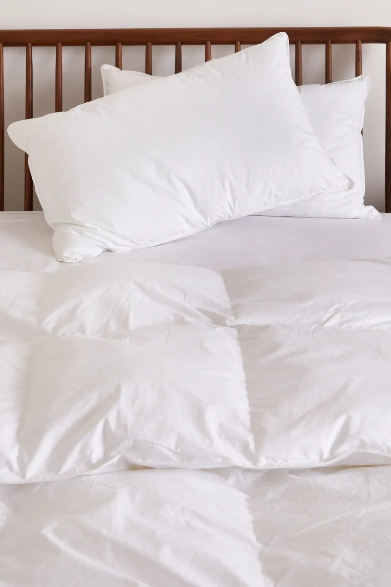 Expertly Made Foxford Feather Down Duvet – Super King 13.5 Tog Functional